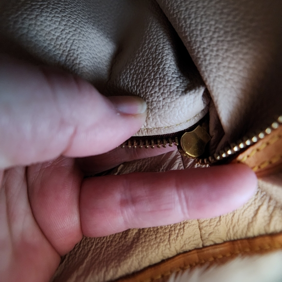 LV Monogram PM Bucket Bag - Picture 3 of 16